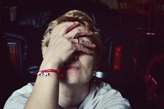 Patients with photophobia were found to exhibit higher rates of depression, anxiety, and stress than individuals without photophobia. Patients with photophobia were found to exhibit higher rates of depression, anxiety, and stress than individuals without photophobia.