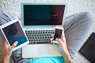 Adults with severe Internet addiction (IA) suffer from more sleep disturbances and a higher risk for lifetime suicide attempts than adults without IA. Adults with severe Internet addiction (IA) suffer from more sleep disturbances and a higher risk for lifetime suicide attempts than adults without IA.