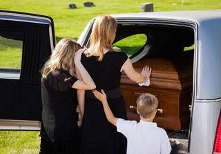 This study focused on children who lost a parent suddenly when they were between the ages of 7 and 17. This study focused on children who lost a parent suddenly when they were between the ages of 7 and 17.