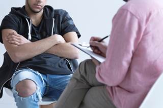 Patients who were only moderately aware of the consequences of their illness had a higher likelihood of reporting anger and physical aggressiveness. Patients who were only moderately aware of the consequences of their illness had a higher likelihood of reporting anger and physical aggressiveness.